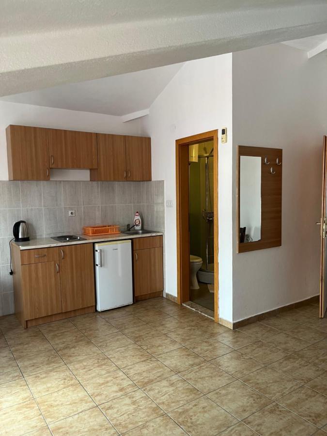 Apartmani Goran I Jelena Zec Будва Экстерьер фото