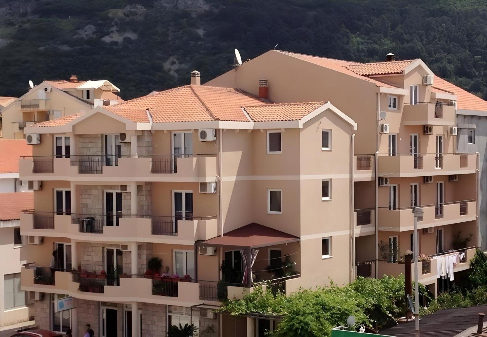 Apartmani Goran I Jelena Zec Будва Экстерьер фото